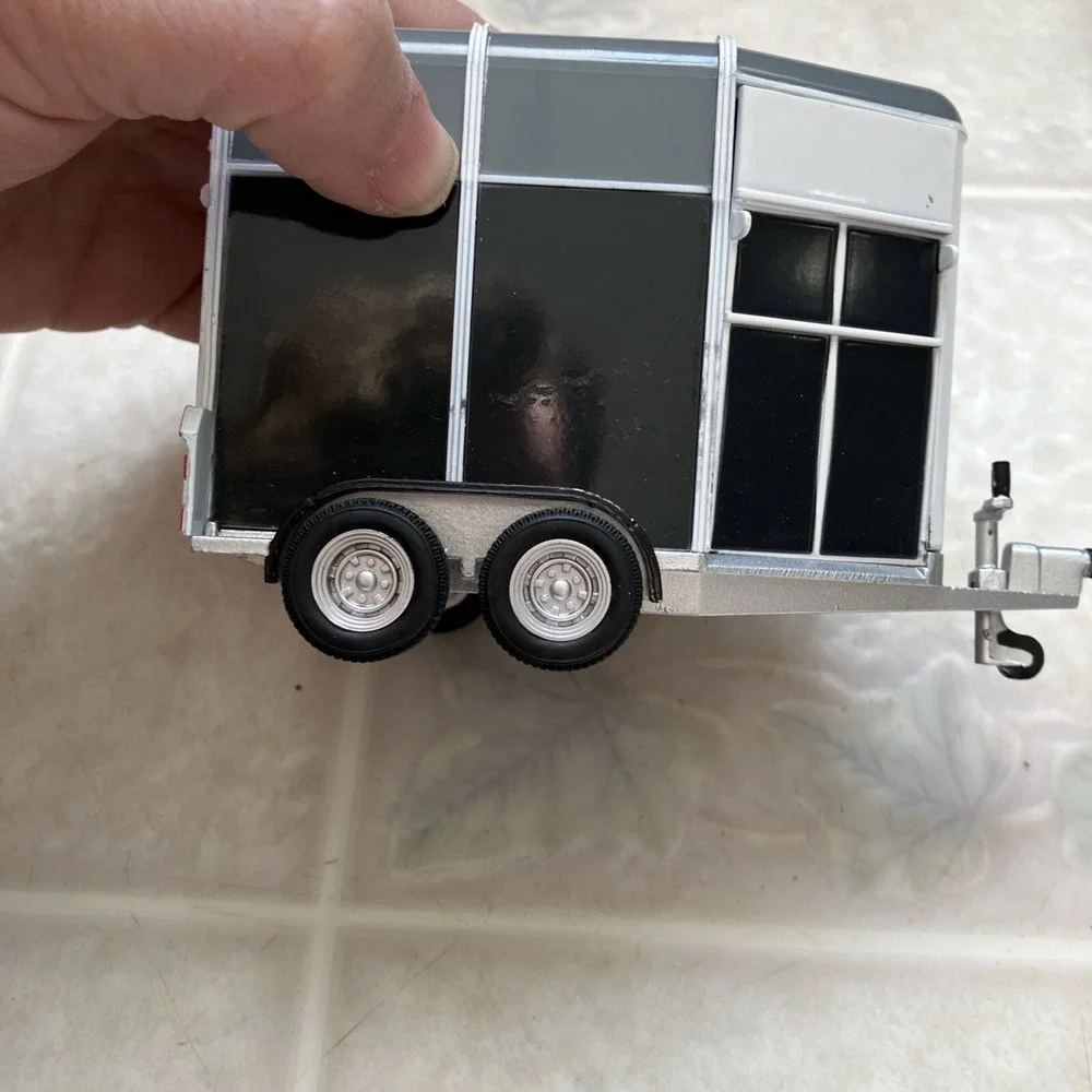 Ertl‎ Horse Livestock Trailer Britains LTD 2006 Black Grey & White 1/32 Scale